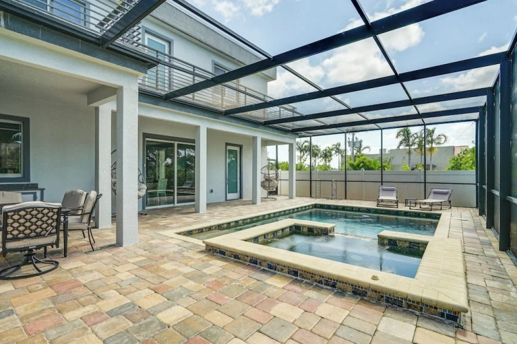 5 Bedrooms Cottage with balcony