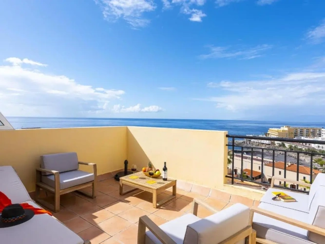 2 Bedrooms Apartment