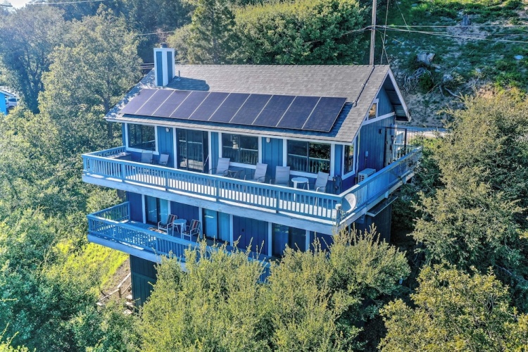 The Atomic Squirrel Lodge Lake Gregory Getaway! - Crestline, CA