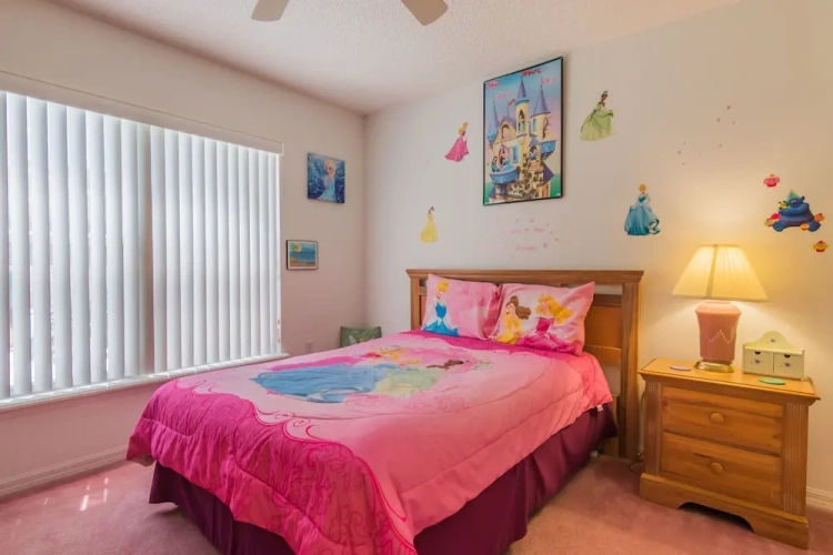 5 Bedrooms Cottage