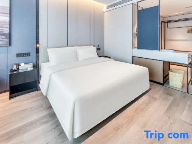 Standard Double room with city view