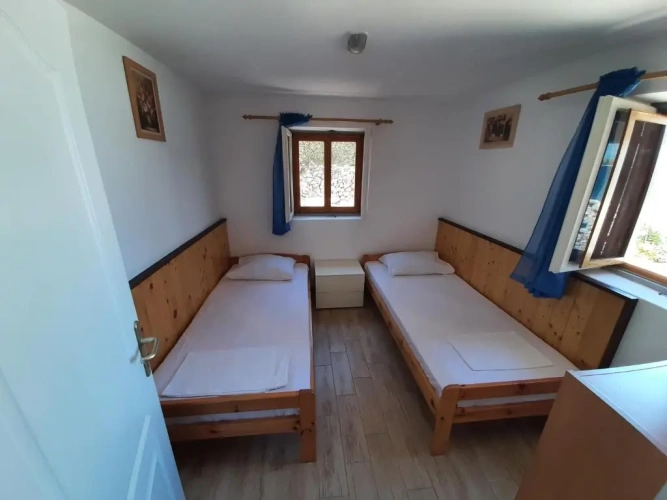 2 Bedrooms Cottage