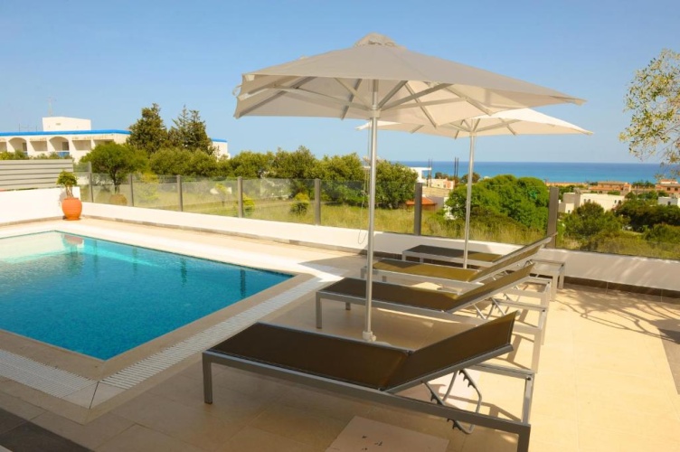 3 Bedrooms Villa