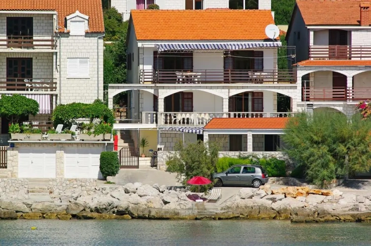 3 Bedrooms Apartment with sea view