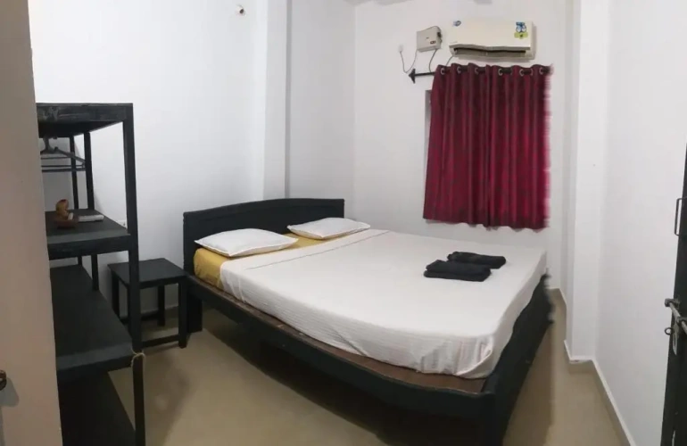 2 Bedrooms Apartment