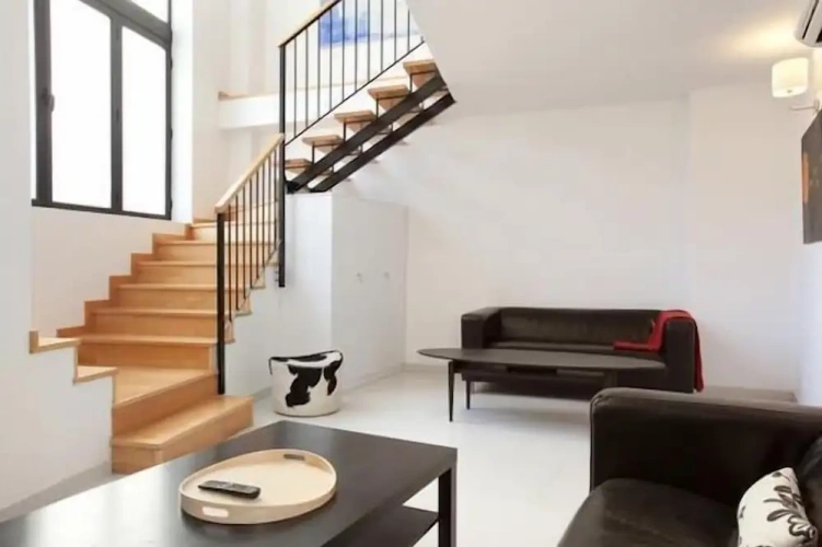 2 Bedrooms Apartment