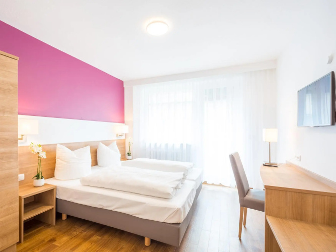 Hotel S16