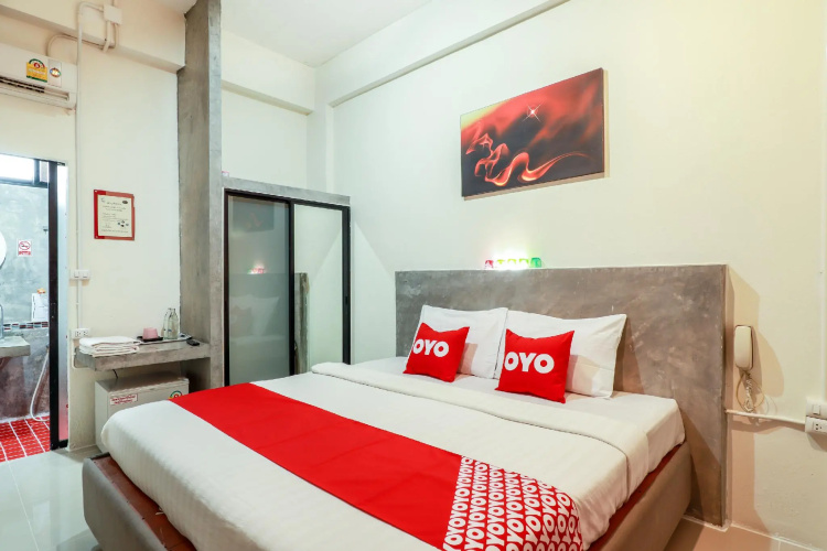 OYO 412 7 Days Hotel