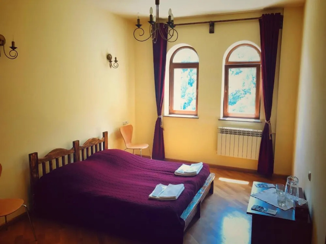 Vanatun Monastery Stay