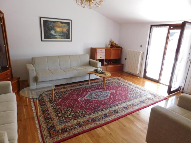 3 Bedrooms Apartment