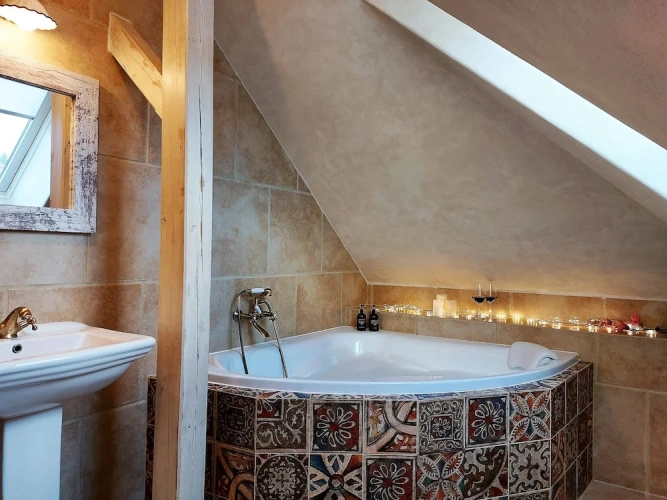 Standard Triple room with city view