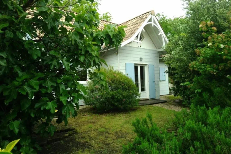 3 Bedrooms Cottage