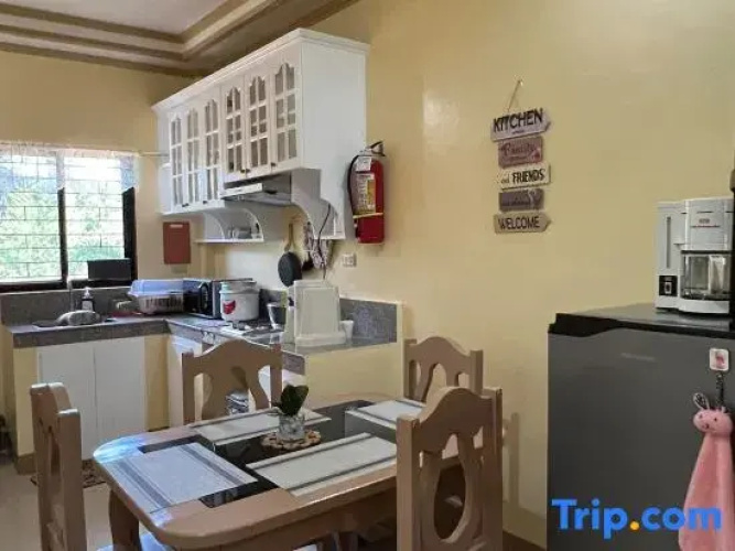 Nielo's Apartment (Door 5)