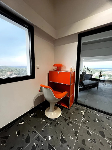 Suite 28