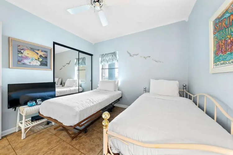 Romar Place 705