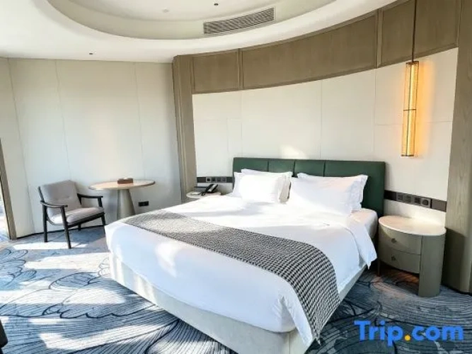 Luxury Suite