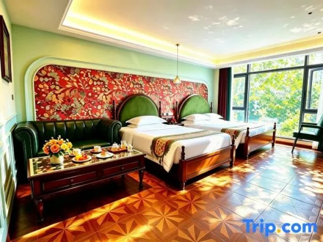 Standard Twin room with river view