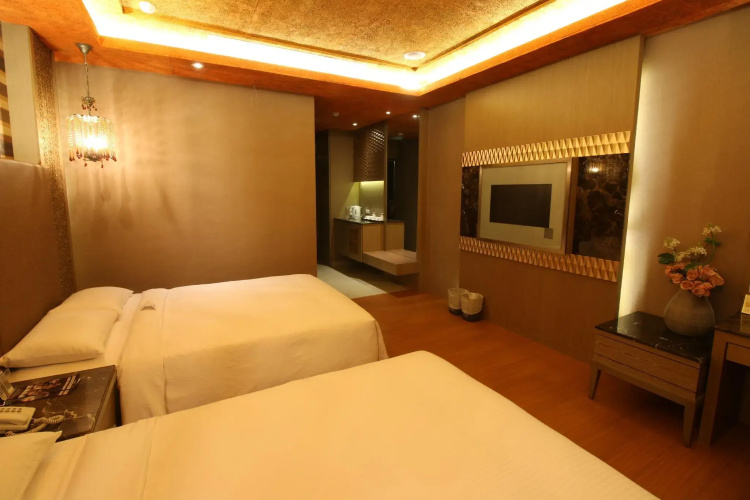 R7 Eco Hotel