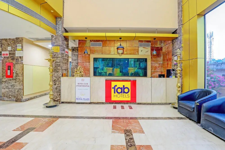 Fabhotel The Royal Plaza
