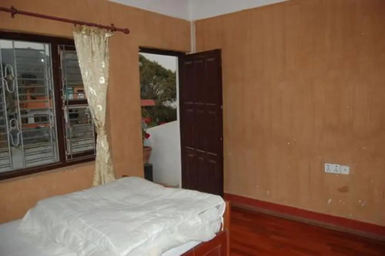 Shrestha Hotel