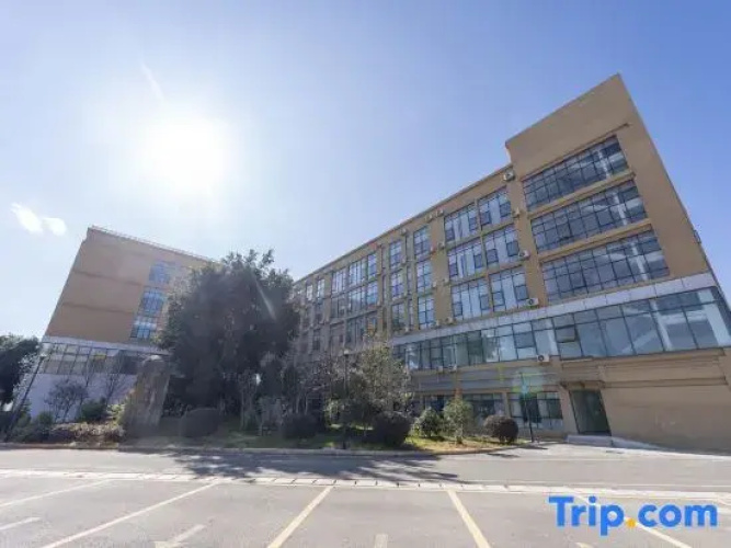 Dali Cinnie Garden Hotel (Airport Branch)