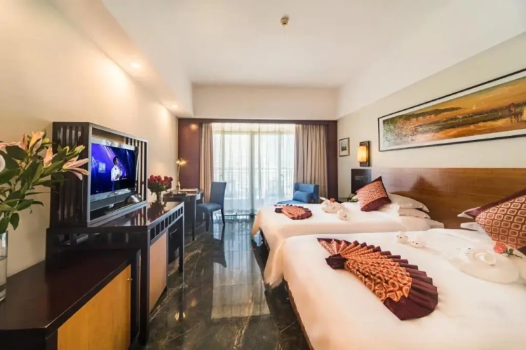 Deluxe Twin room with side sea view
