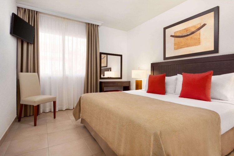 2 Bedrooms Apartment with ocean view