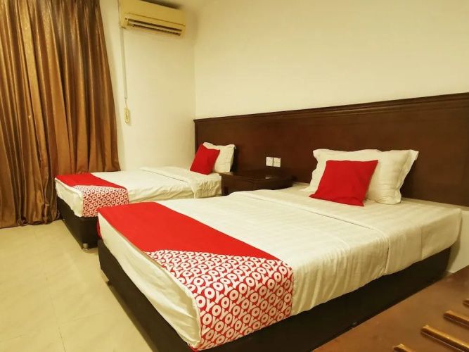 OYO 1227 Aa Inn