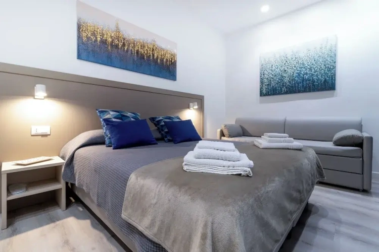 Classic Double room with city view