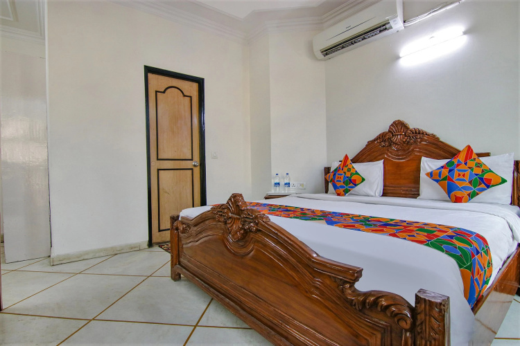 Fabhotel Singh Suite