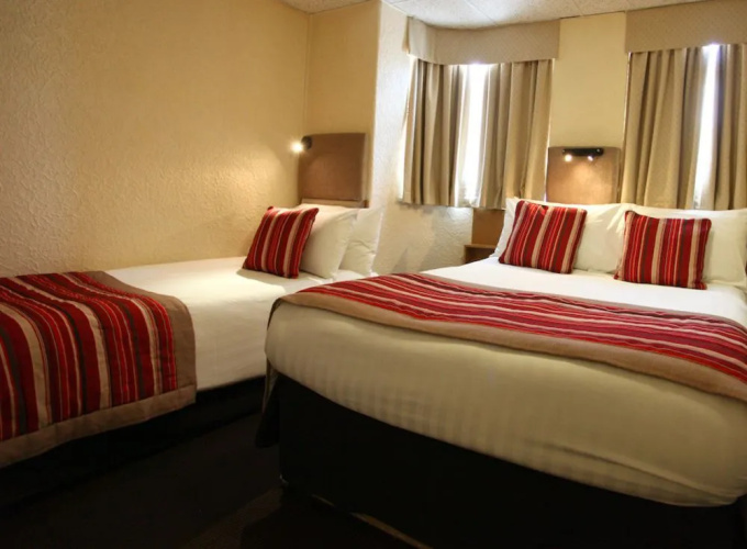 Clifton Court Metro Hotel