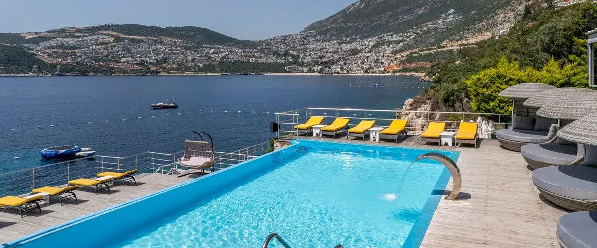 Green Beach Hotel