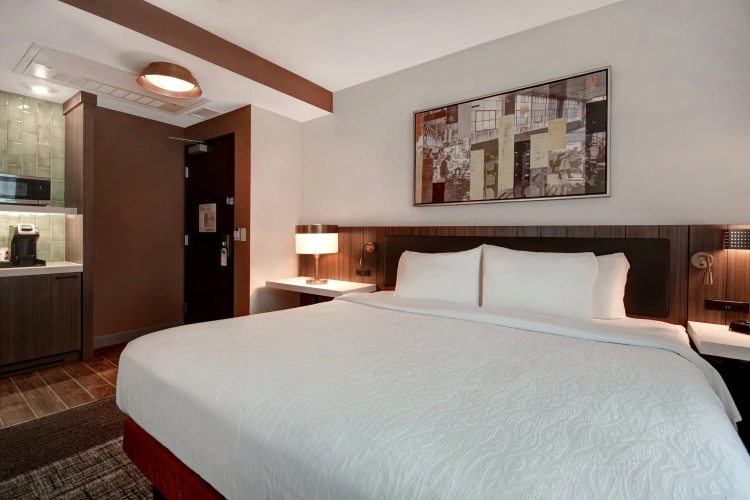Standard Double room with city view
