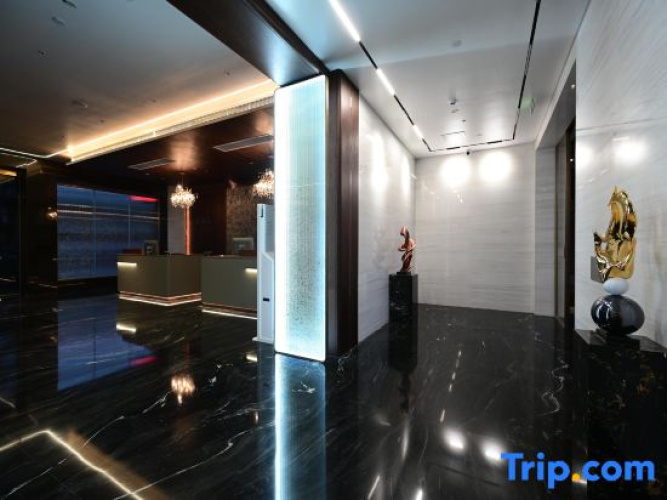 LuLiang Gloria Hotel