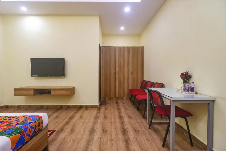 FabHotel Le Gardenia