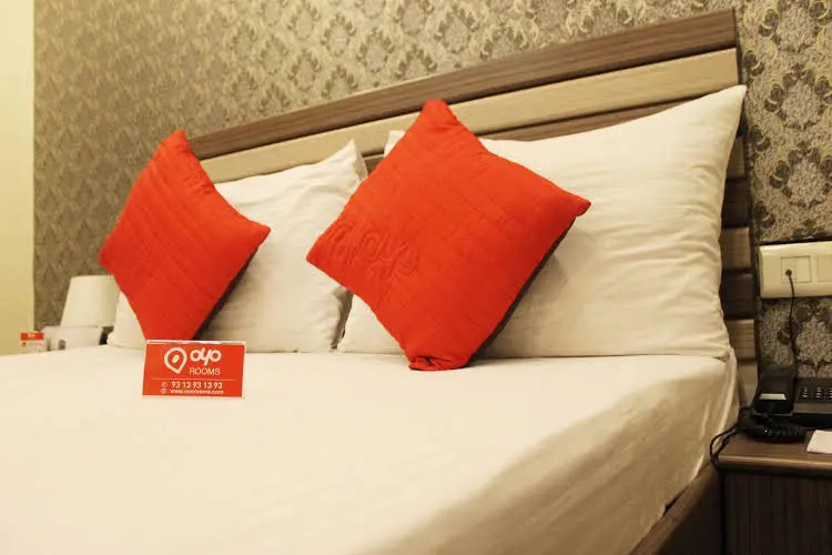 OYO 672 Hotel Diamond Inn