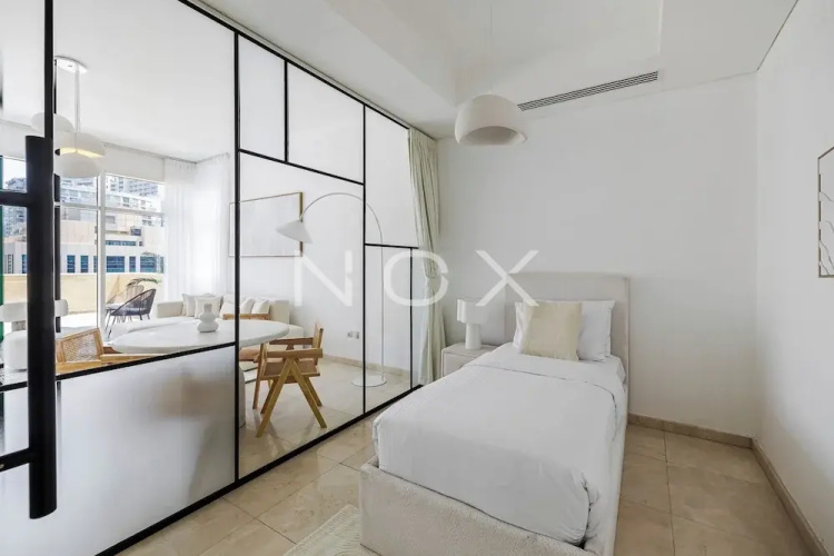 1Br Study 706 Bay Square B7
