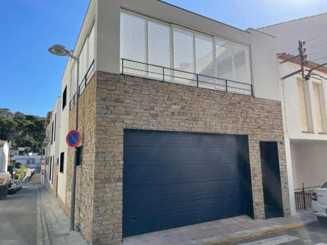 3 Bedrooms Cottage