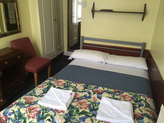 Albany Hotel