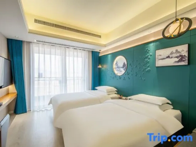 Standard Twin room with balcony
