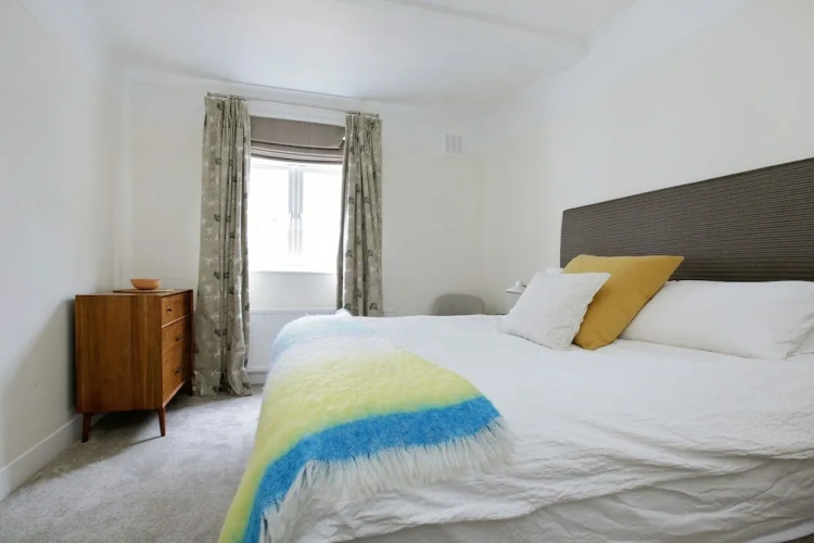 3 Bedrooms Apartment