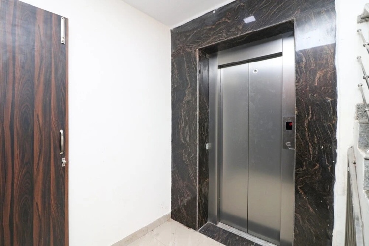 Hotel De DS Plaza By OYO Rooms