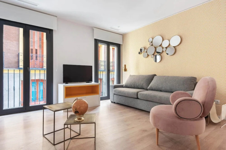 Incredible Design 2bedroom Apt, Sleeps 6 in Centro