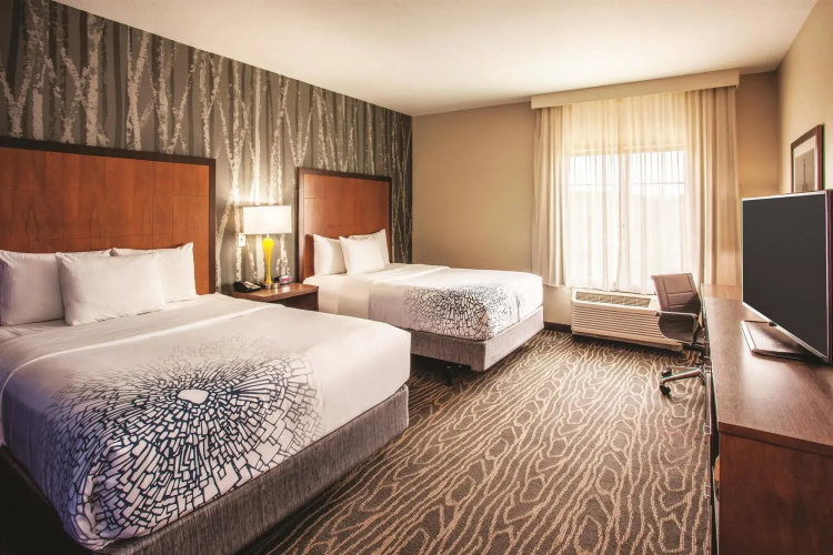 La Quinta Inn And Suites Duluth