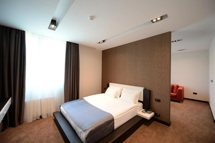 Hotel Hedonic