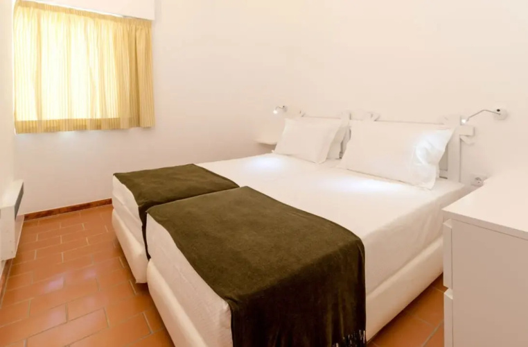 2 Bedrooms Apartment with garden view