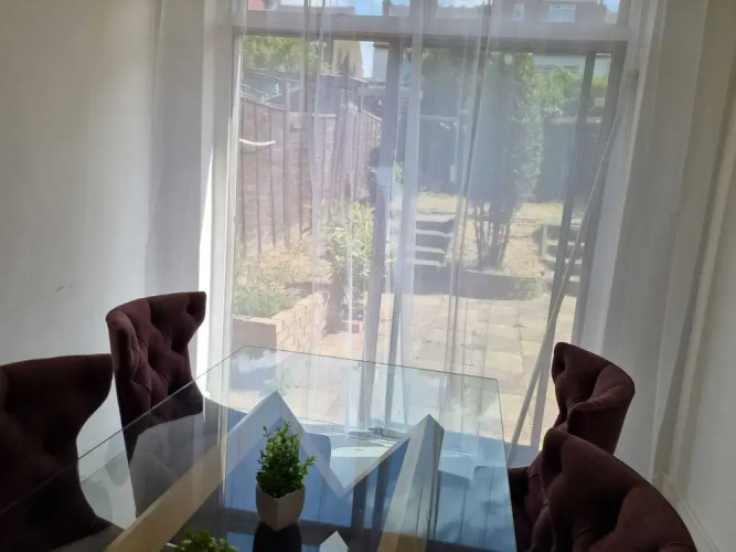 Large 4 Bed Terraced House