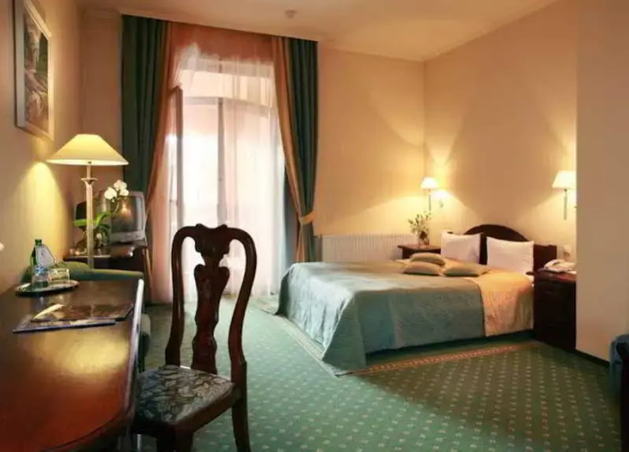 Old Continent Hotel