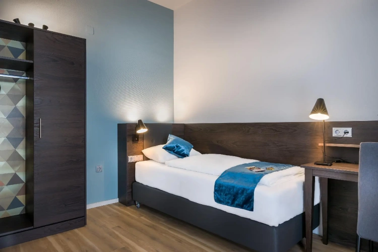 Economy room