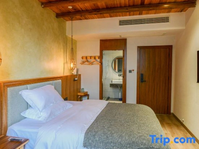 Standard room with sunset view